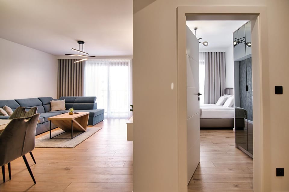 Bed, Living room, Photo of the whole room, Seating area, Bedroom