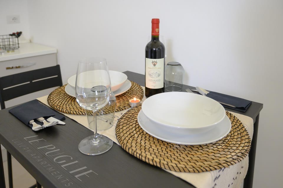 Food and drinks, Dining area, Drinks, Alcoholic drinks