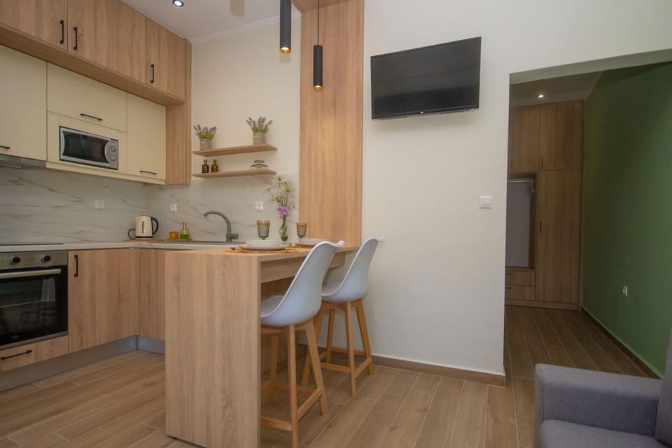 Coffee/tea facilities, Kitchen or kitchenette, Dining area