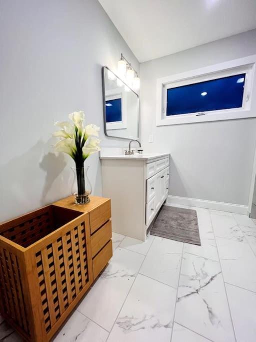 Riverside House House in Woodfin