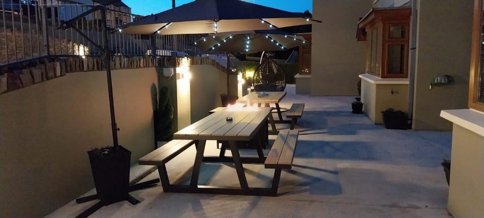 Patio, Night