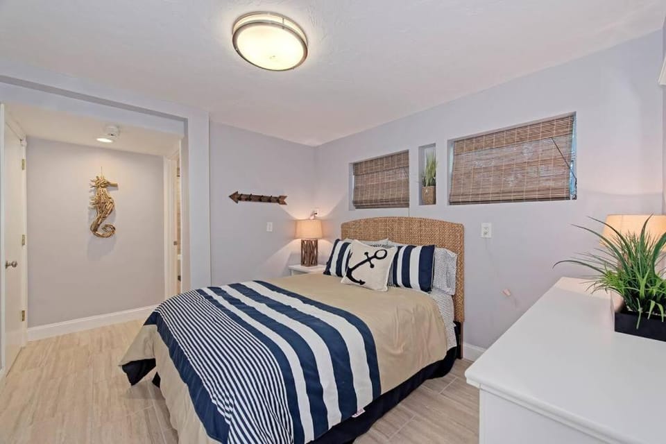 Family friendly with large pool House in Sarasota