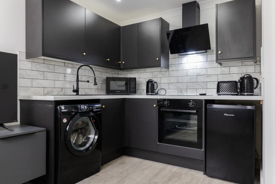 Coffee/tea facilities, Kitchen or kitchenette, minibar, pet friendly, stove, toaster, washing machine