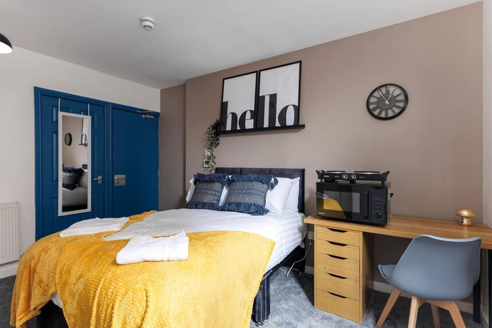 Bed, Photo of the whole room, Bedroom