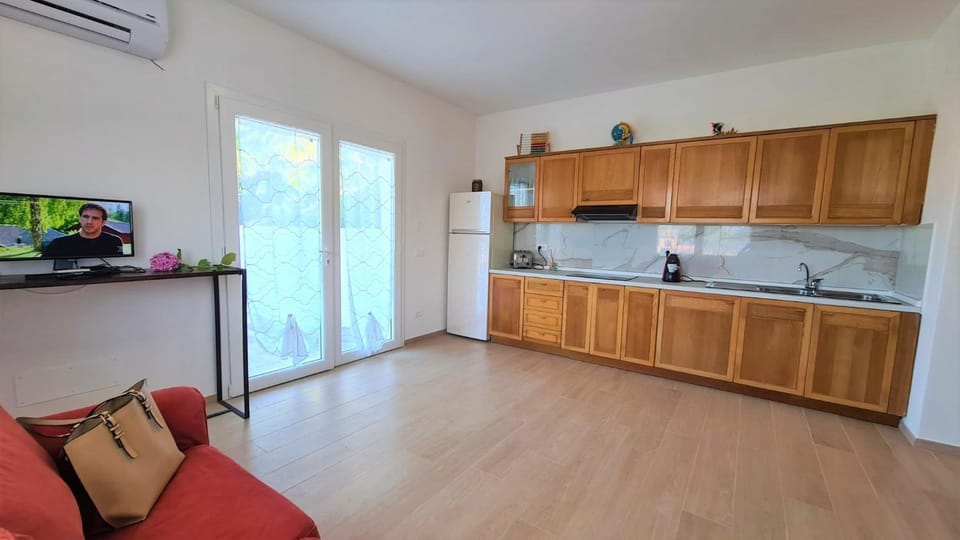 Property building, Kitchen or kitchenette, Living room