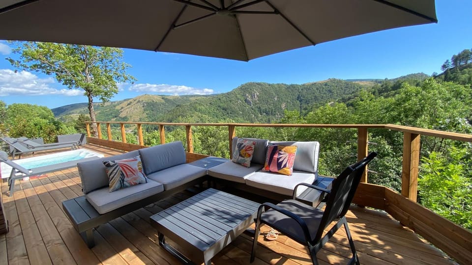 Natural landscape, View (from property/room), Balcony/Terrace, Living room, Mountain view