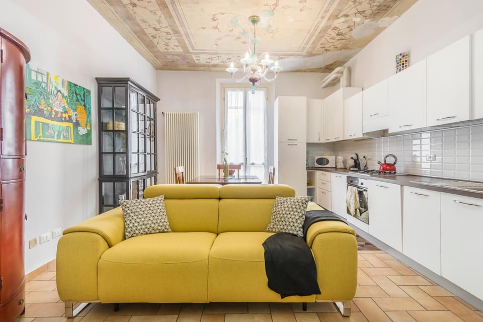 Kitchen or kitchenette, Living room, Seating area, dishwasher, oven, stove, washing machine