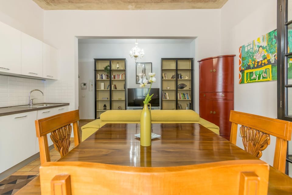 Kitchen or kitchenette, Living room, Dining area