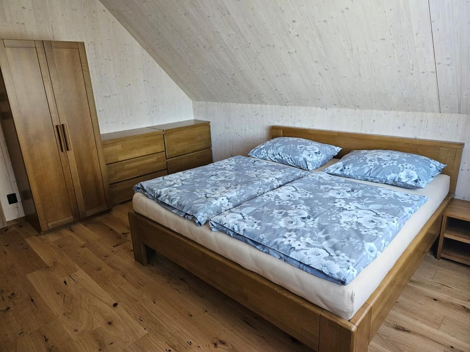 Bedroom, wardrobe