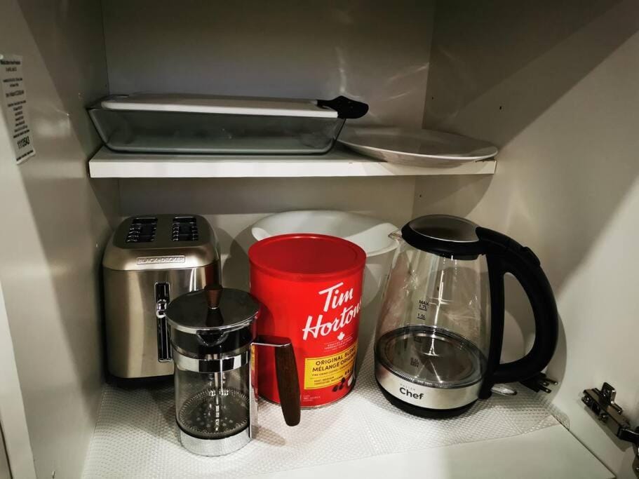 *Cozy, newly renovated, fully equipped* Apartment in Hamilton