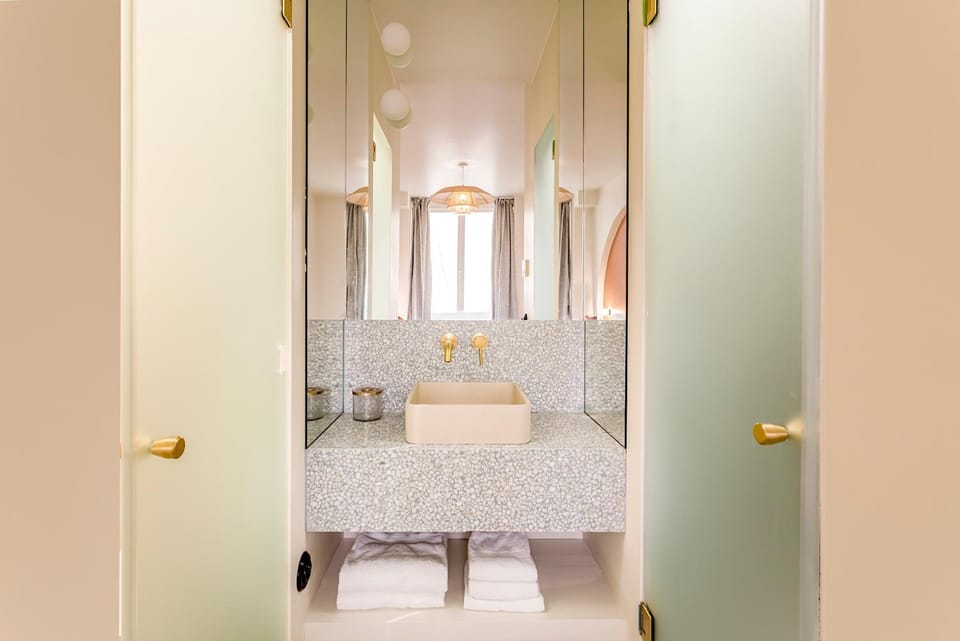 Shower, Bathroom, towels