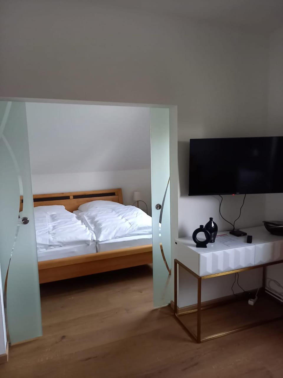 TV and multimedia, Bedroom