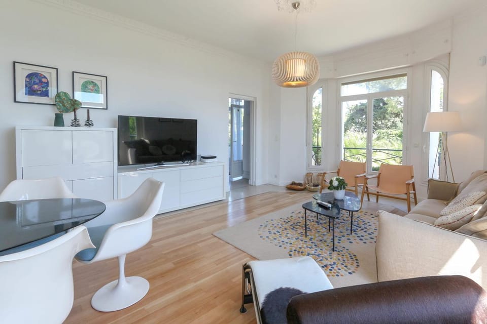 Superb 3BR with AC Sea view private Garden PARKING- BENAKEY Apartment in Cannes