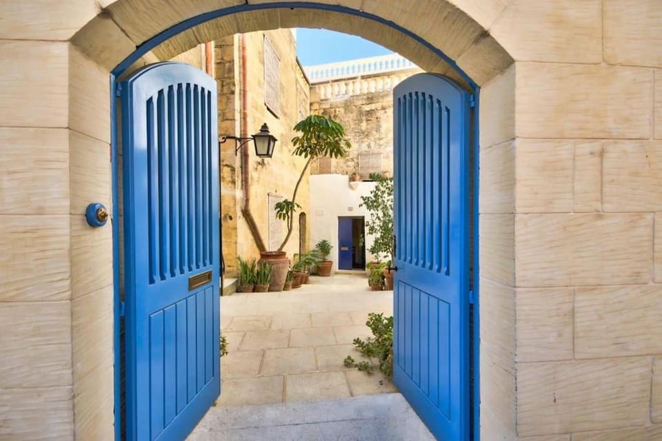 Inner courtyard view