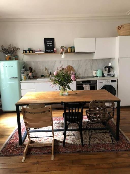 Appartement 75009 PARIS 50m2 métro poissonnière 3 pers & baby Apartment in Paris