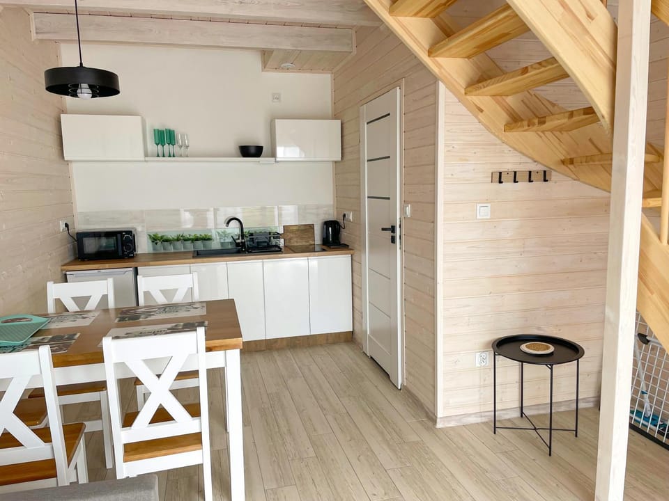 Kitchen or kitchenette, Dining area, pet friendly, stove