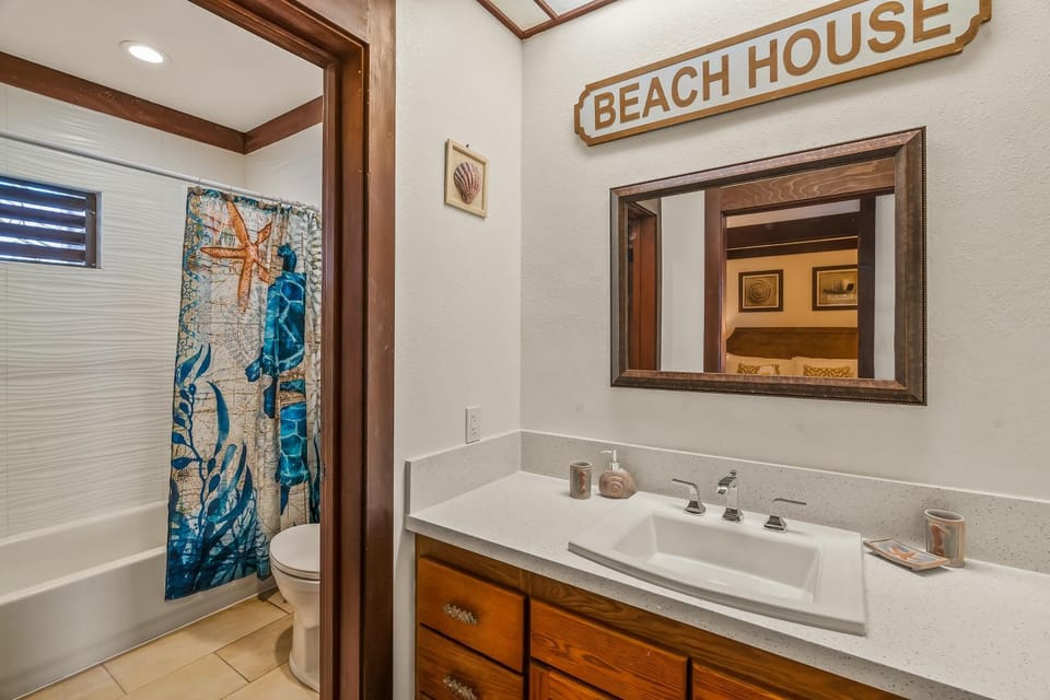 Beautiful Poipu AC, Walk to Beach, Pool and Tennis KP117 House in Poipu