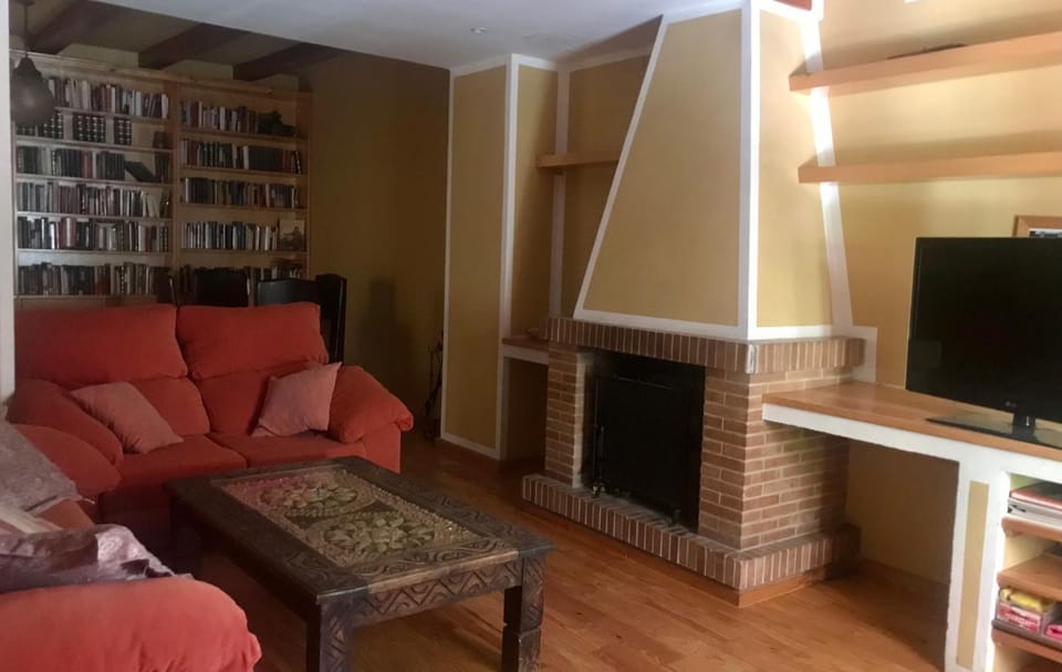 Communal lounge/ TV room