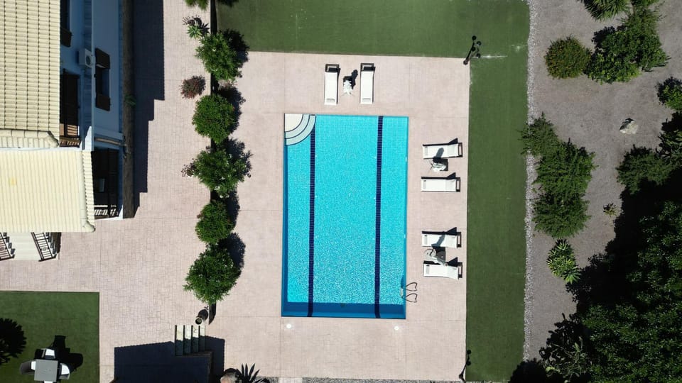 Swimming pool, sunbed