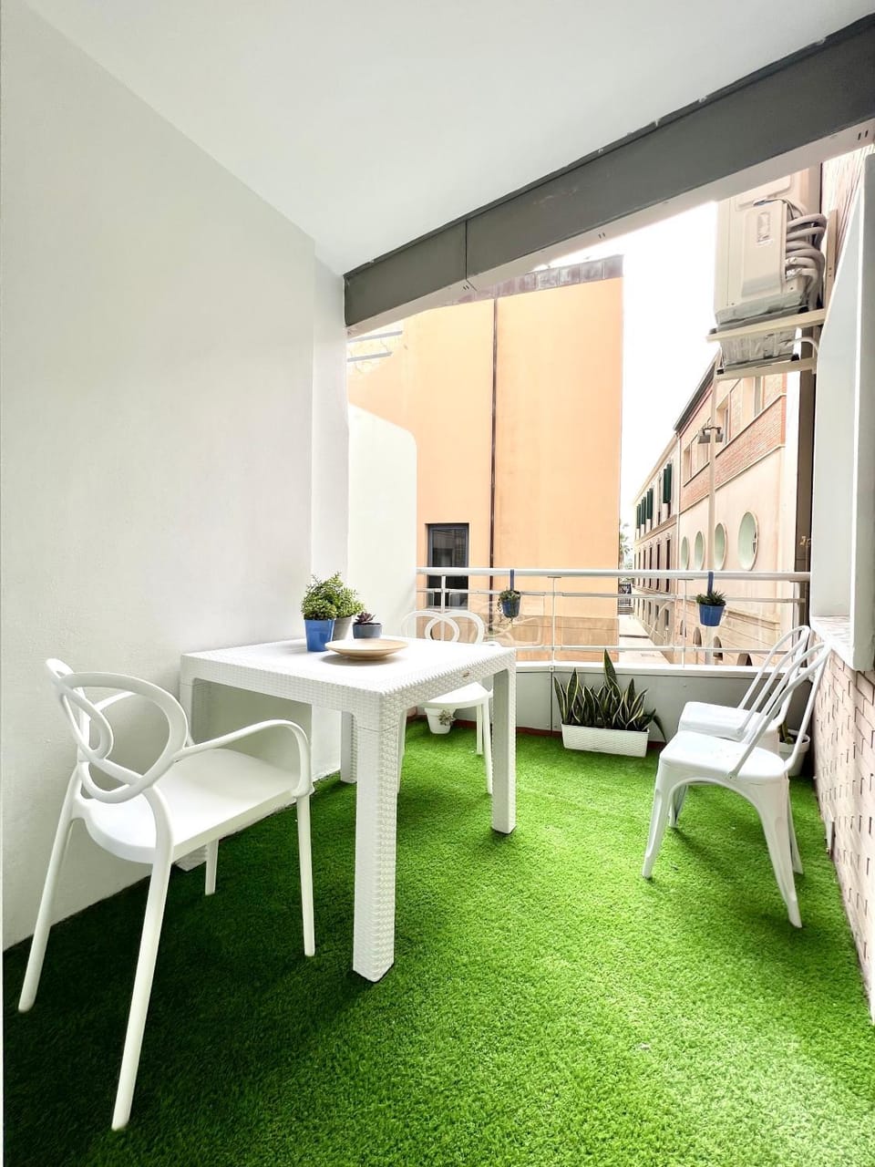 Property building, Patio, Garden, View (from property/room), Balcony/Terrace, Dining area