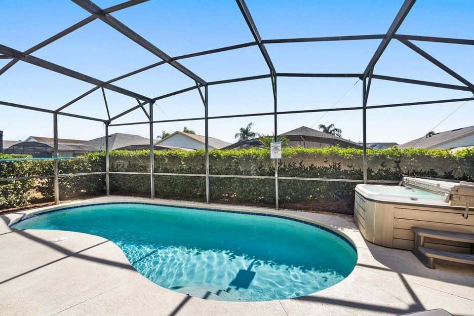 Hot Tub, Swimming pool