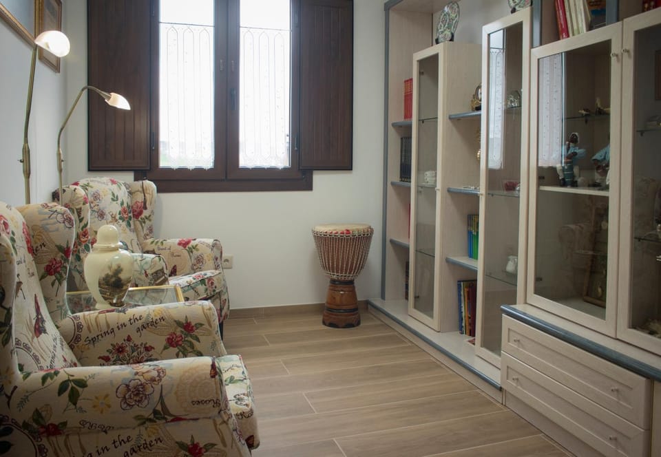 Living room, Seating area
