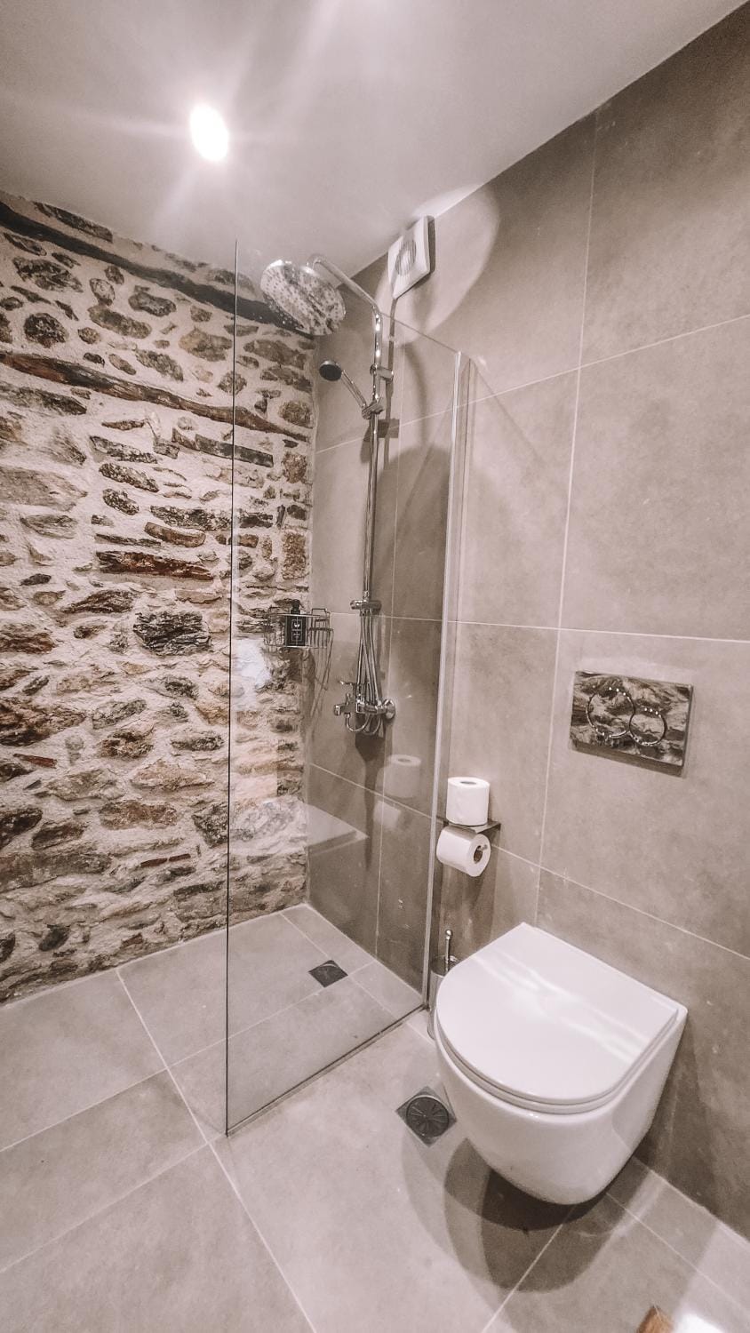 Shower, Toilet, Bathroom
