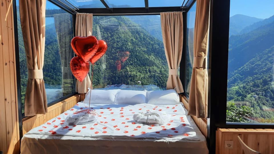 Day, Photo of the whole room, Bedroom, Mountain view, towels