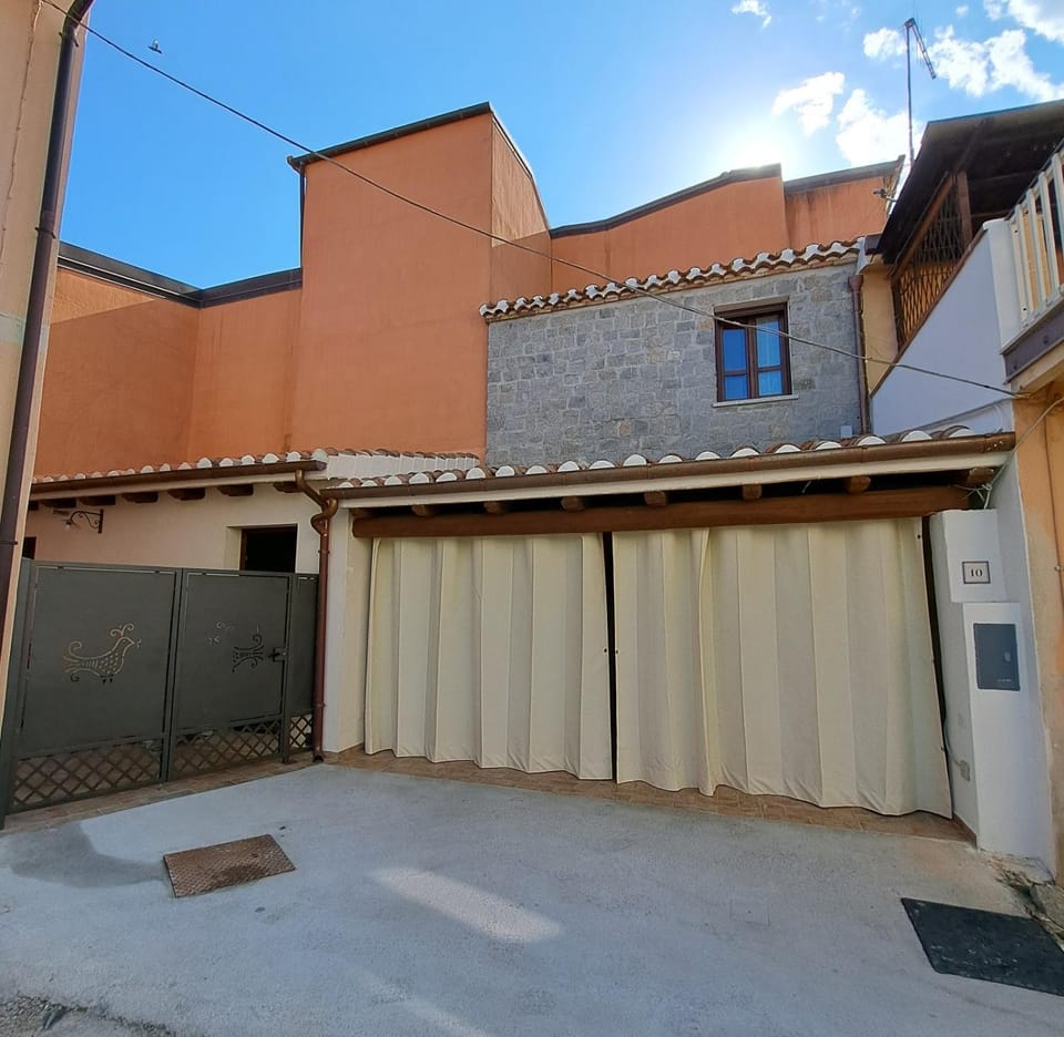 SA DOMU ANTIGA - Casa Indipendente in Centro Storico Apartment in Sardinia