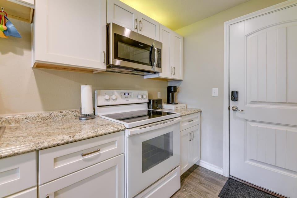 Rockport Unit w/ Pools & Boat Ramp - Near Beaches! Apartment in Fulton