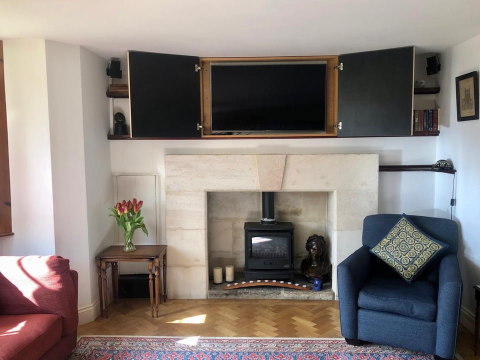 TV and multimedia, Living room, Seating area, flat iron