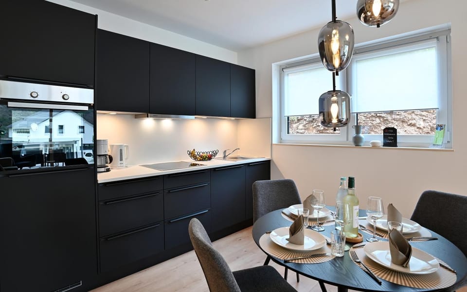 Kitchen or kitchenette, Dining area, stove