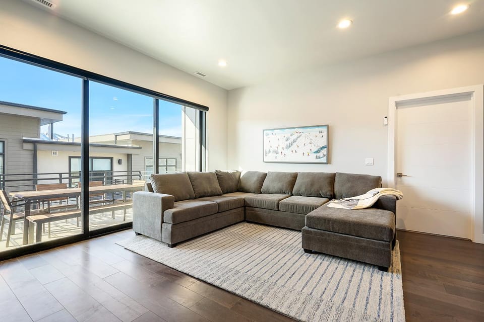 Hideout Haven: Luxe Retreat w/ Lake View & Hot Tub House in Hideout