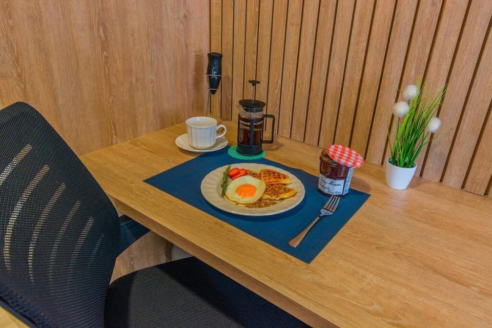 Beautiful Suite in El Poblado, coworking, fast wifi Apartment in Medellin
