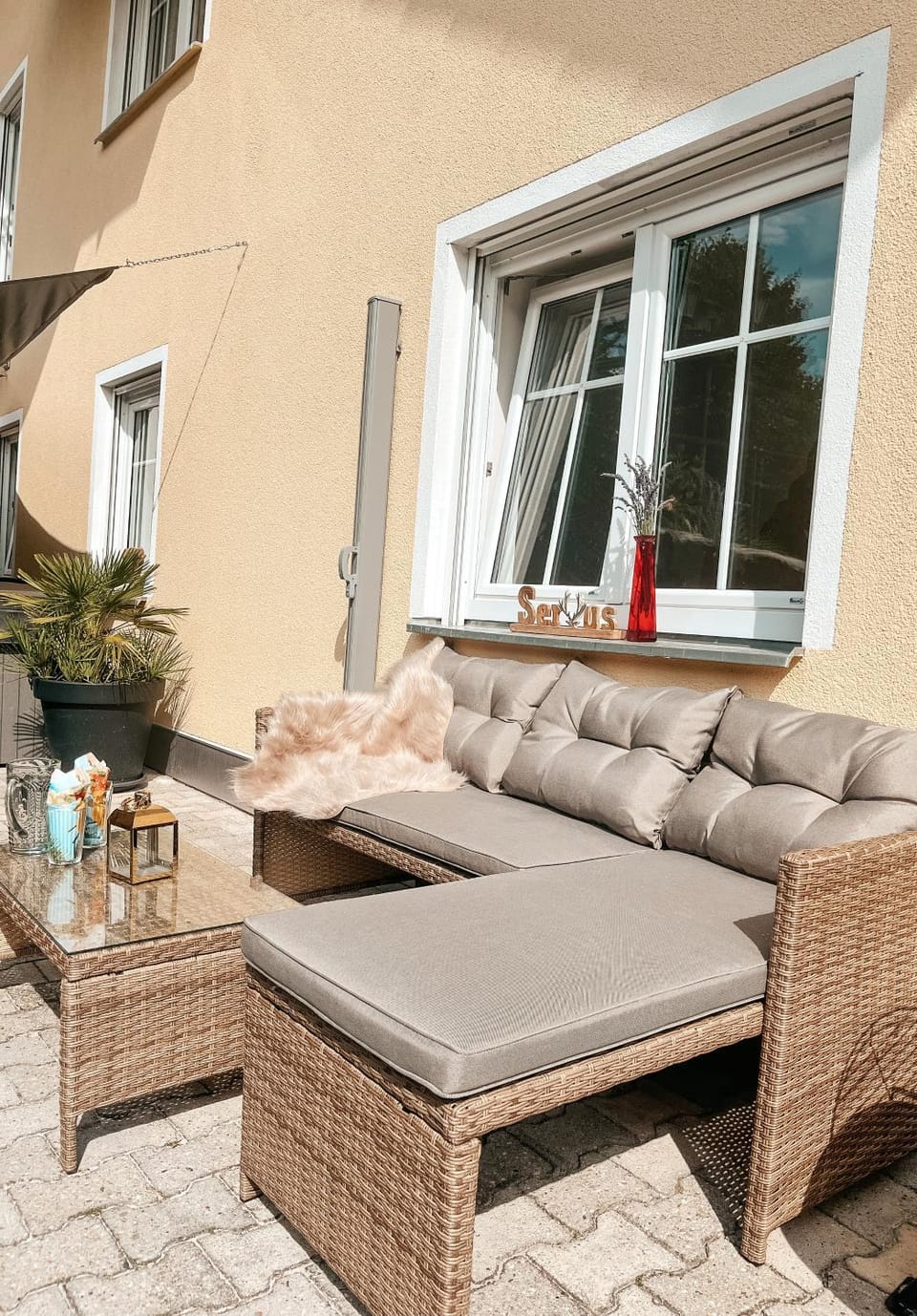 Property building, Swimming pool, sunbed, sunbed