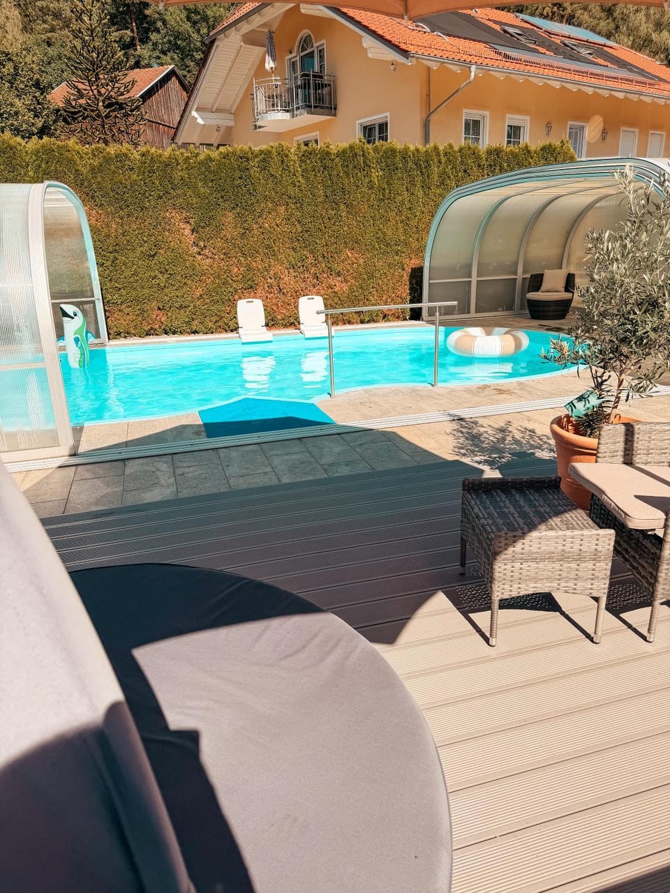 Swimming pool