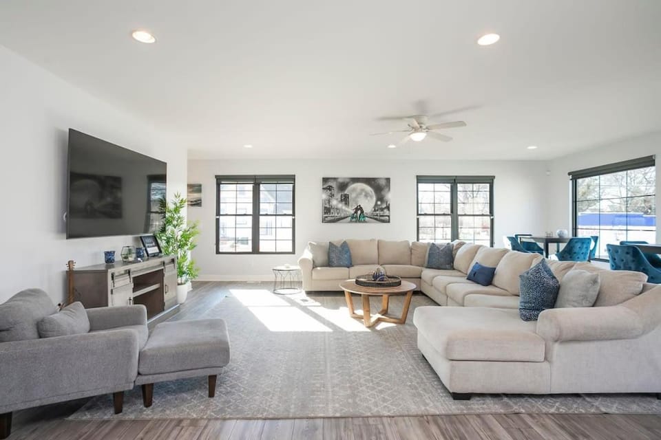 Most Spacious Home only 2 Miles from Downtown House in East Nashville