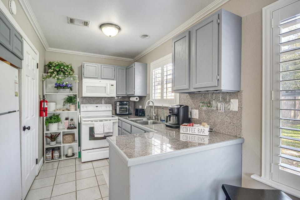 Walk to Beach Waveland Retreat with Yard! House in Waveland