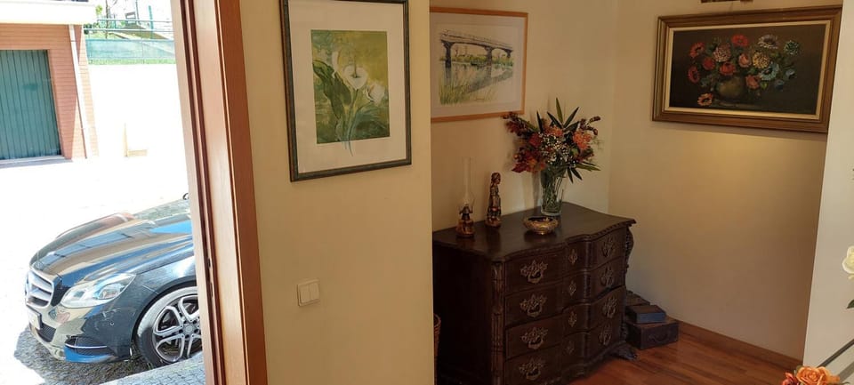 Decorative detail, Parking