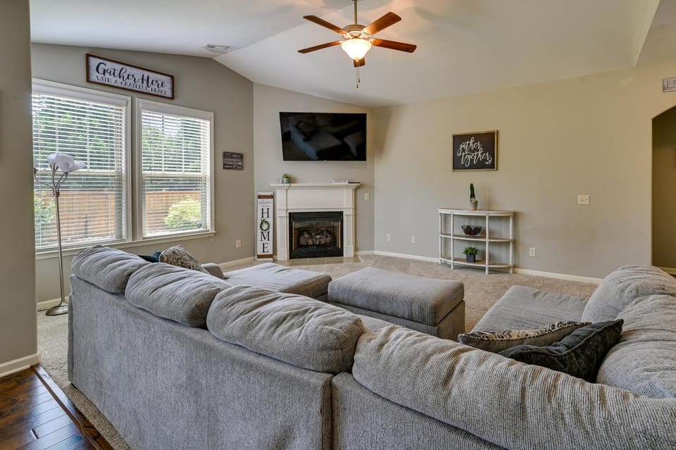 Cozy South Carolina Retreat w/ Patio & Fireplace! House in South Carolina