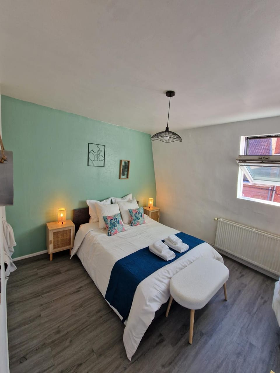 Bed, Photo of the whole room