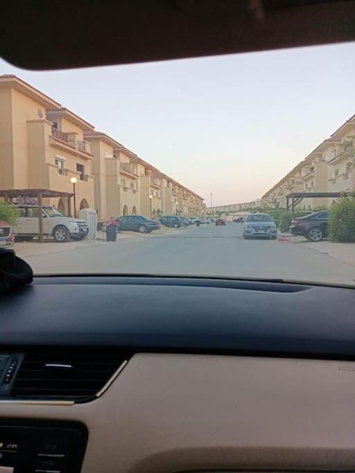 Neighbourhood, Street view, Parking