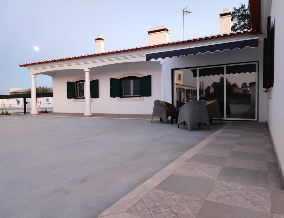 Property building, Day, Parking