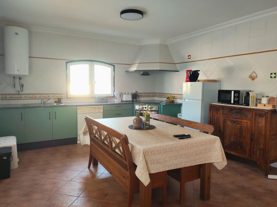 Kitchen or kitchenette, Breakfast