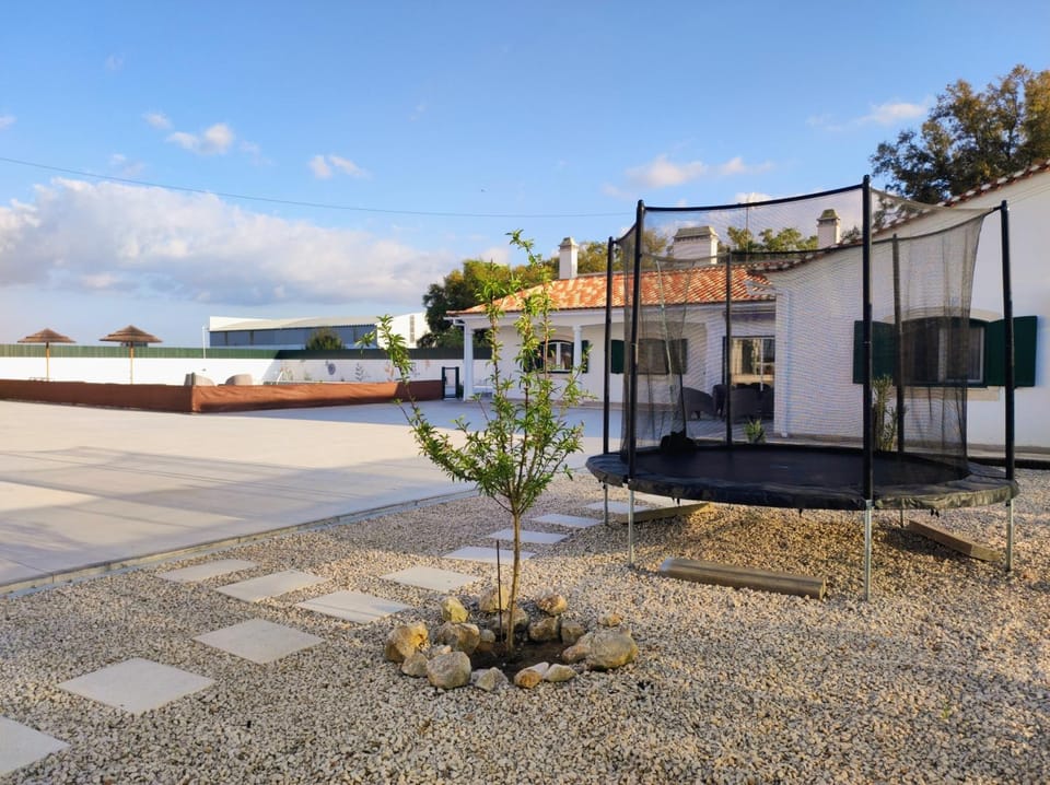 Property building, Garden, Garden view, Swimming pool