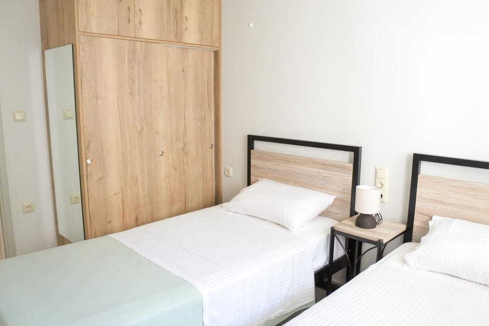 Bed, Photo of the whole room, Bedroom, wardrobe