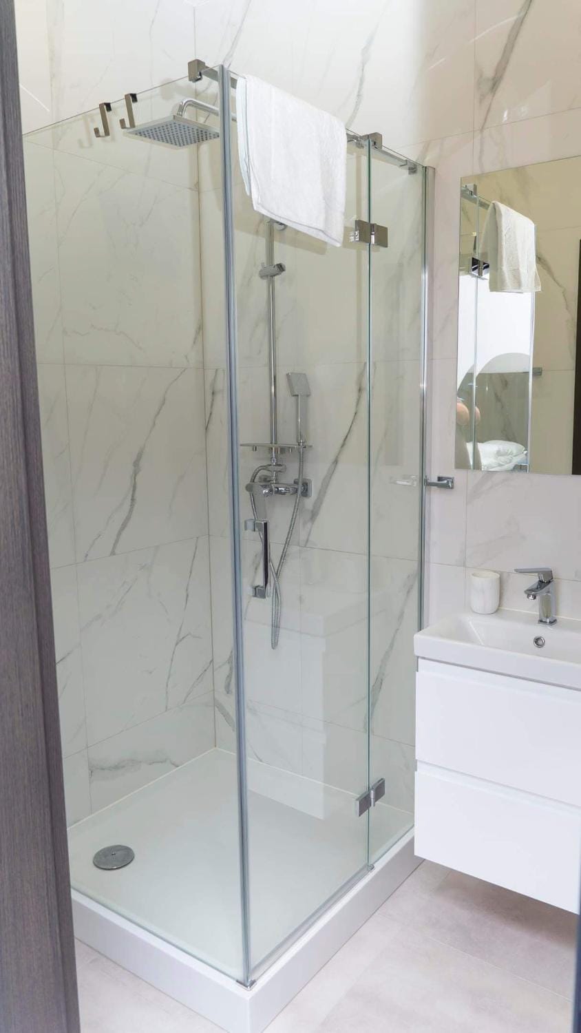 Shower, Bathroom, towels