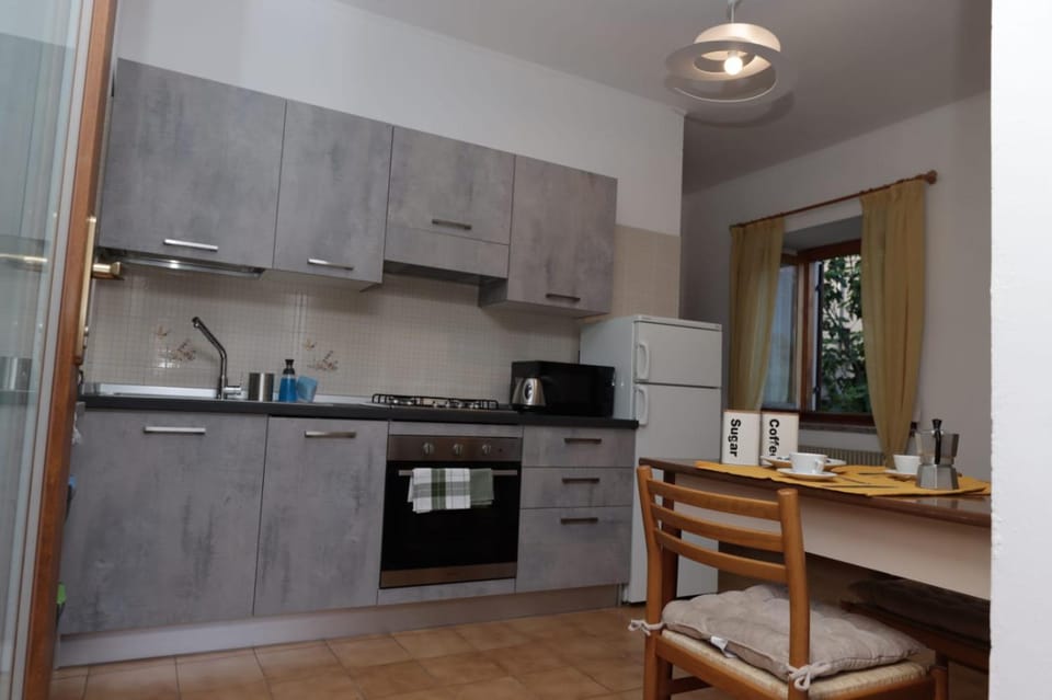 Kitchen or kitchenette, Dining area, dishwasher, minibar, pet friendly, stove