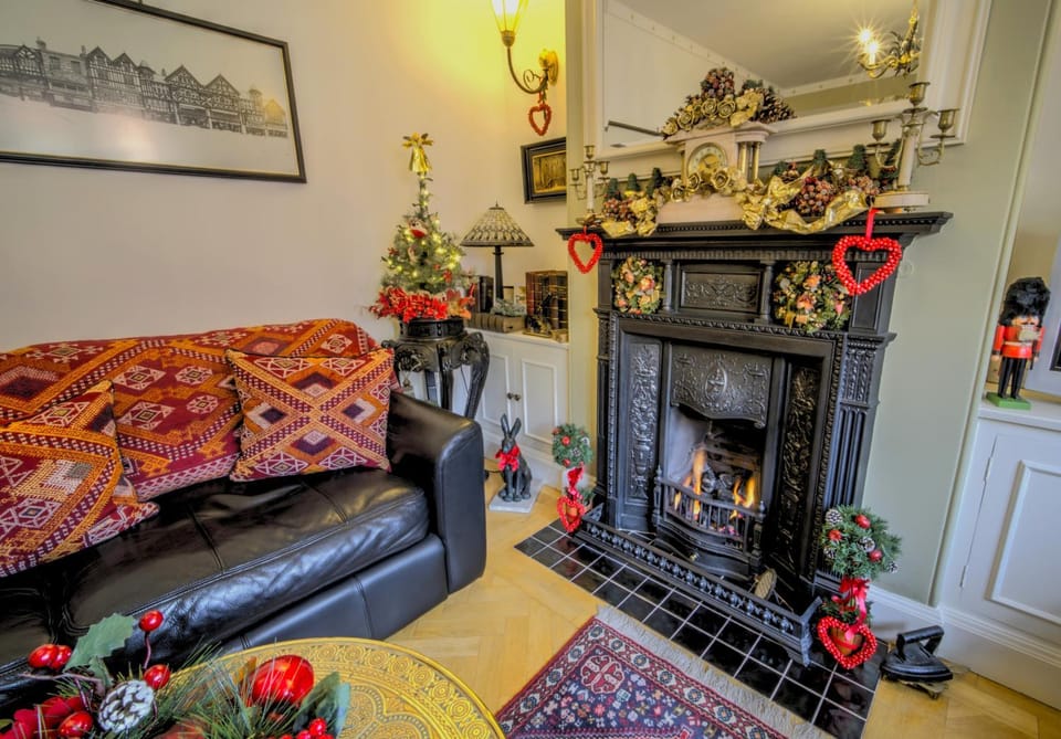 Douglas Cottage House in Chester
