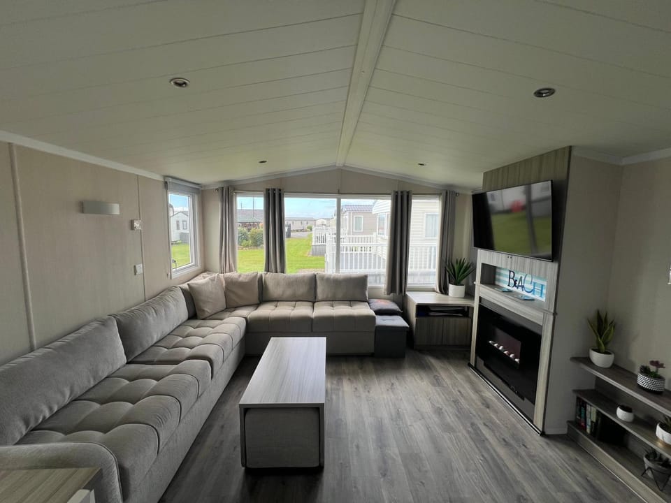 Sea Breeze Campground/ 
RV Resort in Perranporth